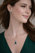 Juego de collar y aretes de esmeralda