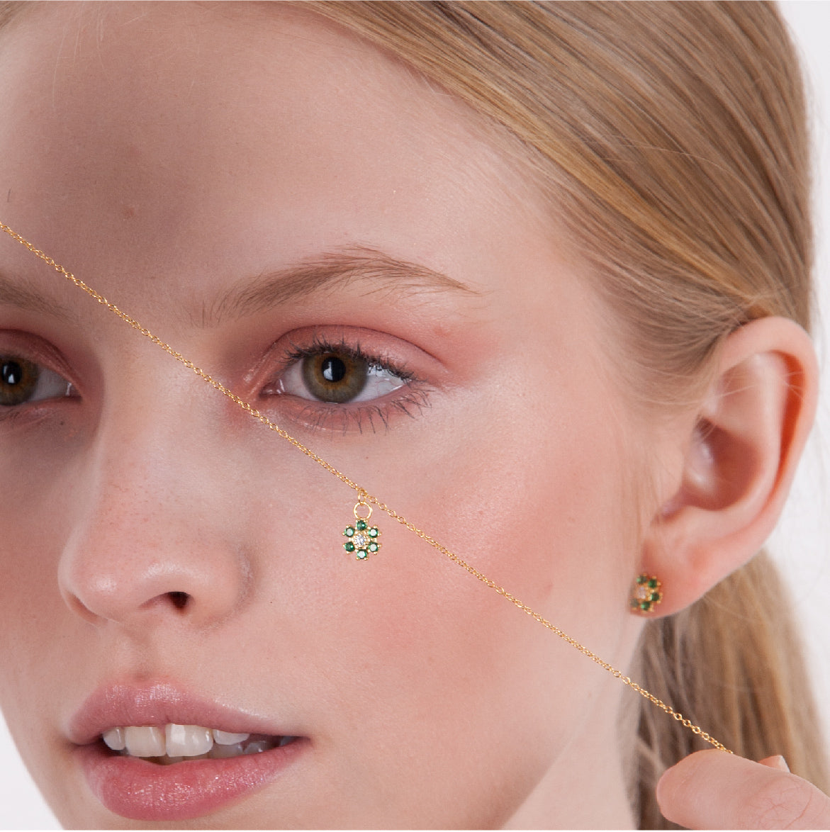 Aretes Flora