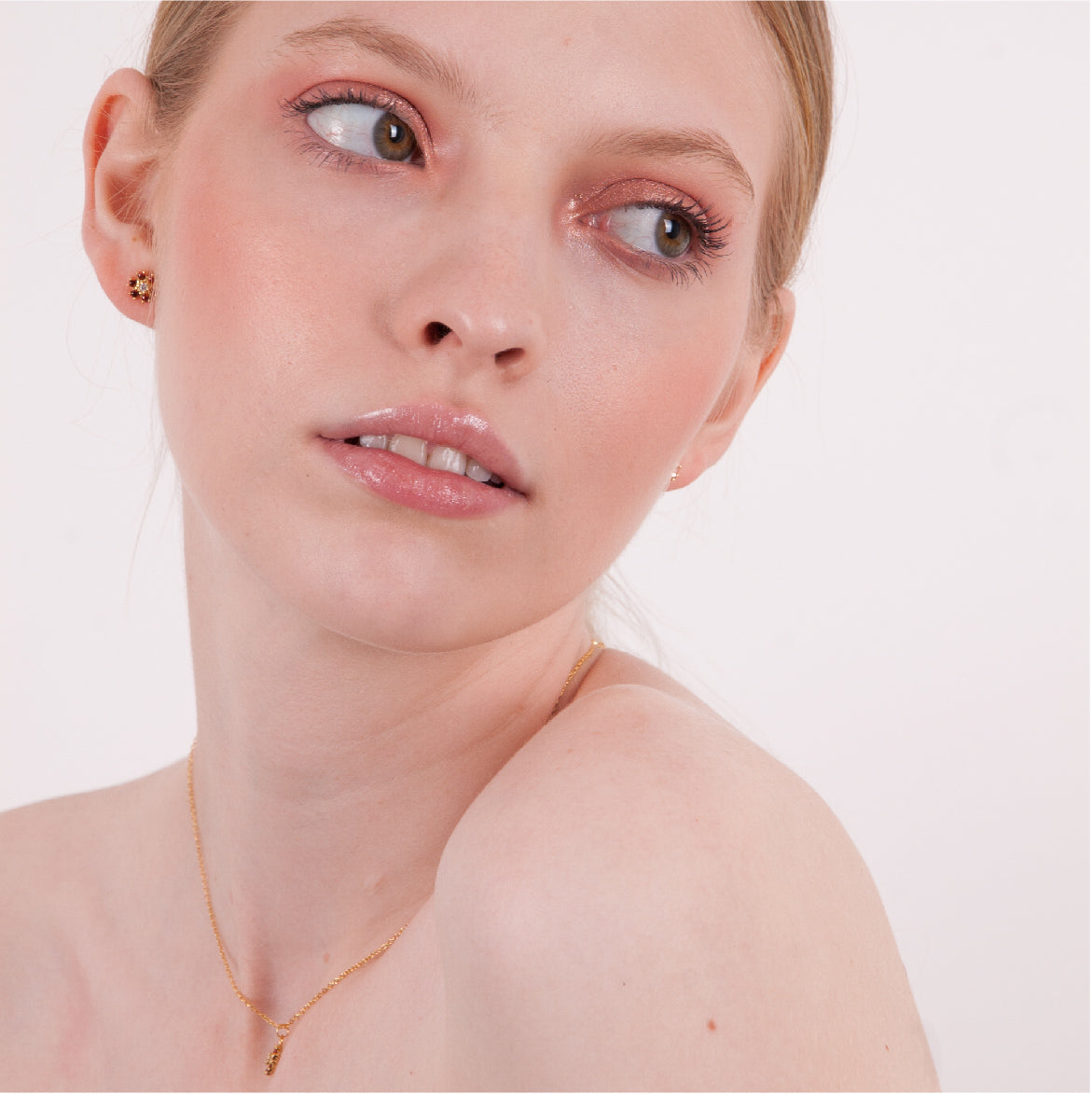 Aretes Flora